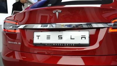 Ezt Elon Musknak is tudnia kell: valami különös történik Magyarországon a Teslával – a románok és a lengyelek is csak ámulnak