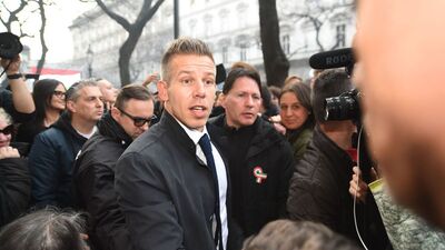 Román csendőrök védték Magyar Pétert az erdélyi magyaroktól